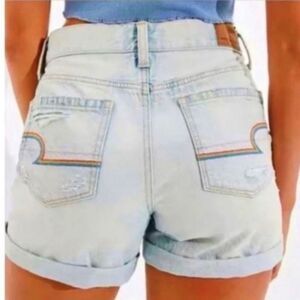AMERICAN EAGLE DISTRESSED MOM SHORTS SIZE 0- NWT